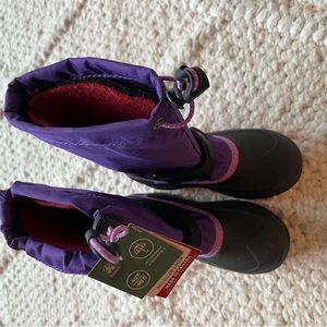 Kids size 13 winter waterproof boots. Size 13. New with tags.